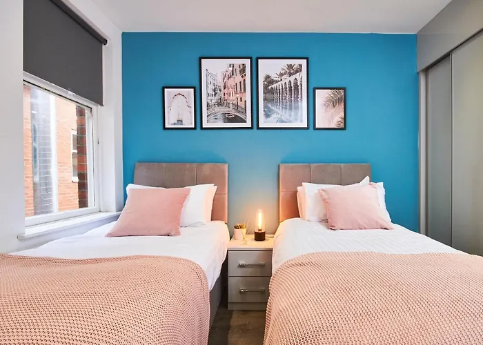 Stunning 2 Bed Apartment - Central Location