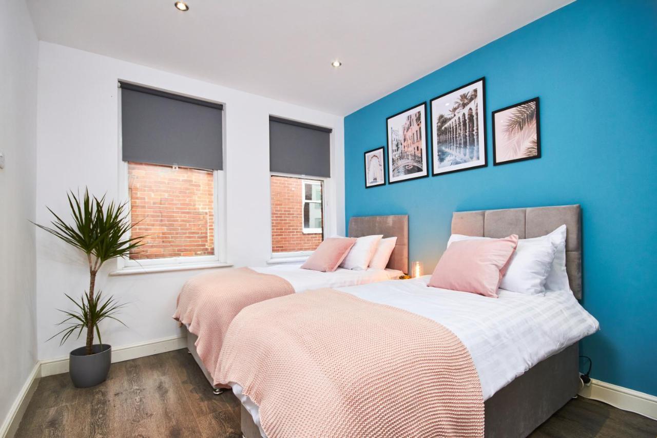 Stunning 2 Bed - Location Apartment *
